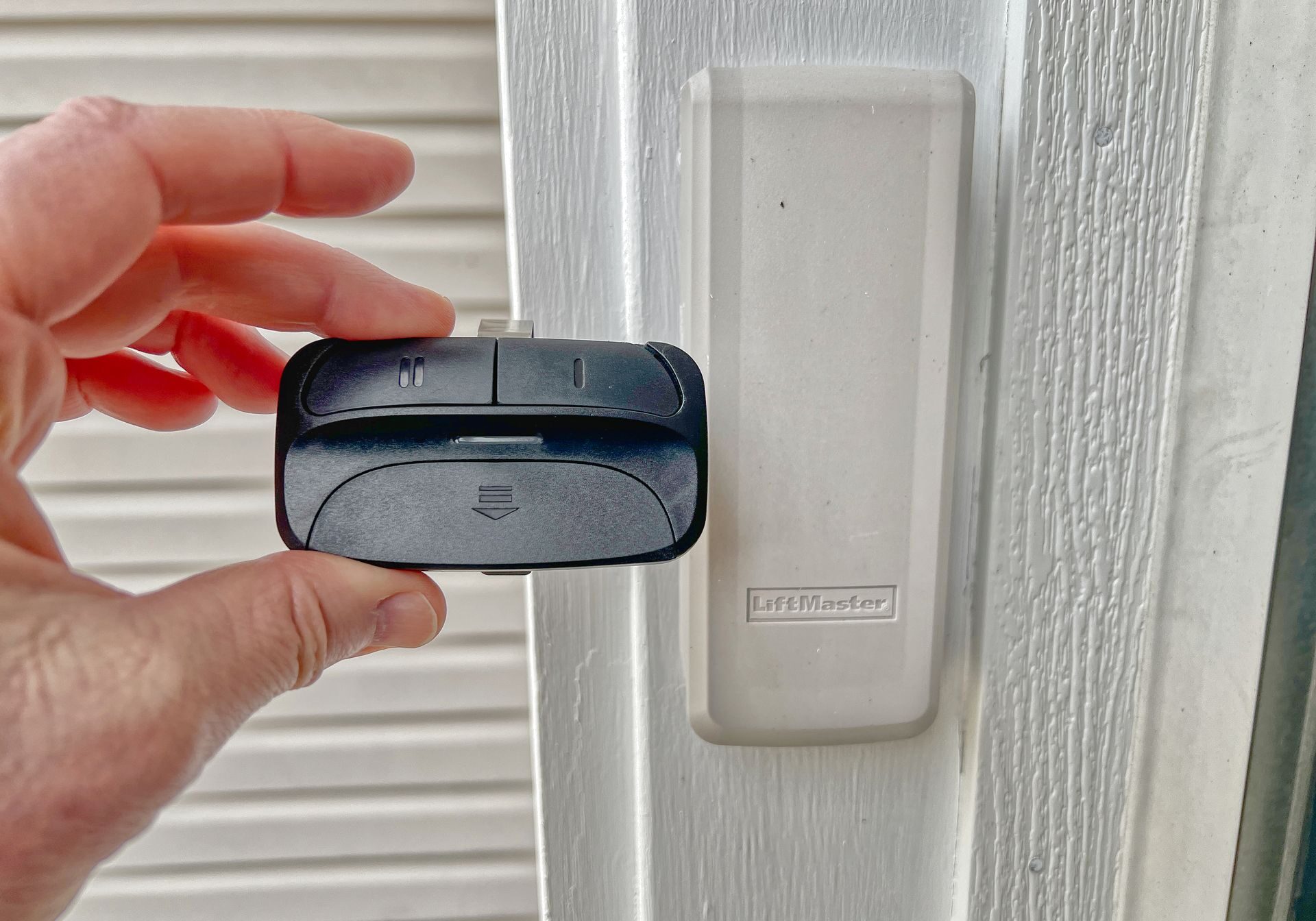 Garage-Door-Opener-Remote-1920w